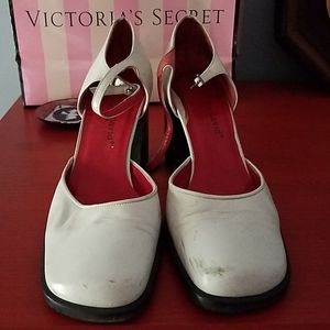 Charles david white shoes 7.5